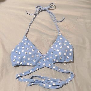 Hollister wrap triangle bikini top in small